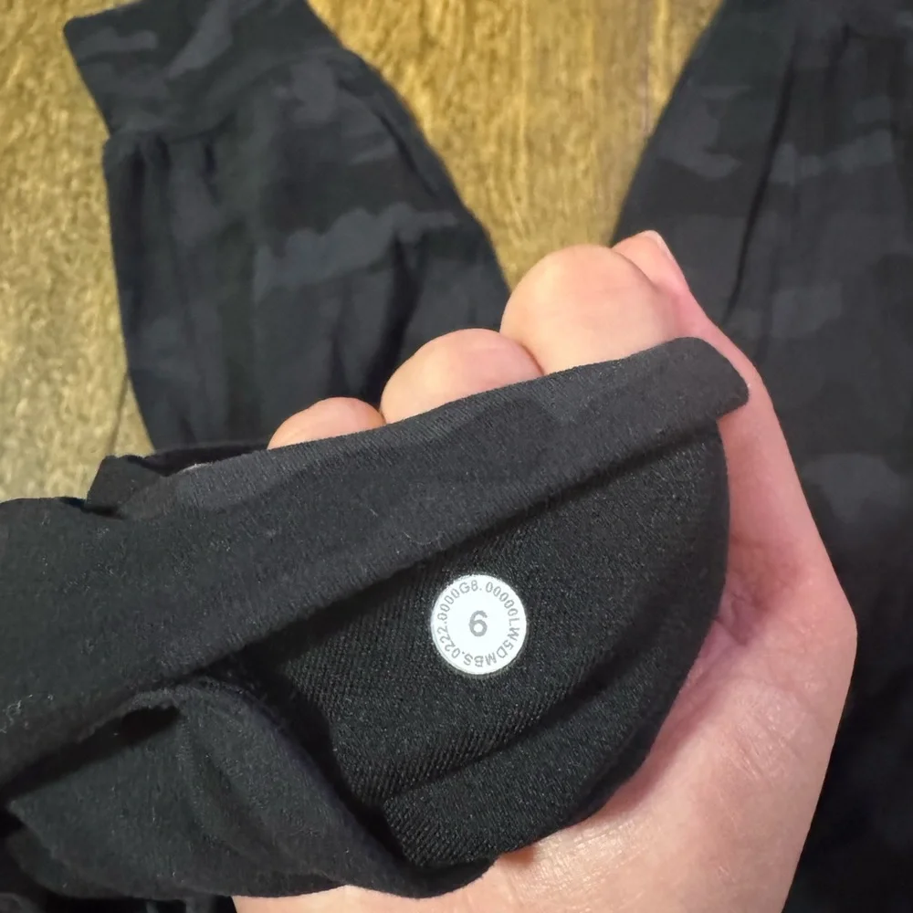 Lululemon Align Camo Joggers - Picture 3 of 5